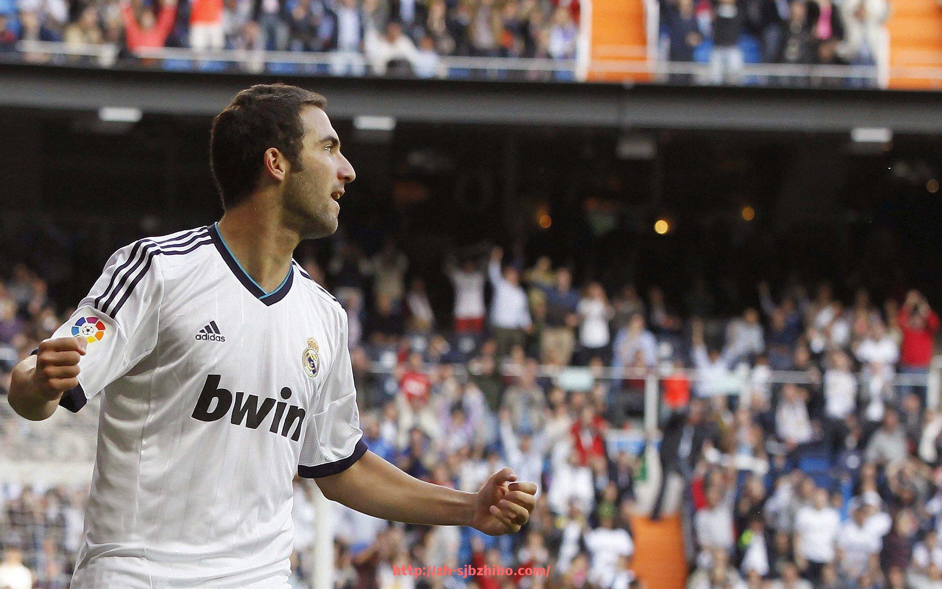 世俱杯直播-世俱杯解说员阵容公布：赛事语言覆盖全解读